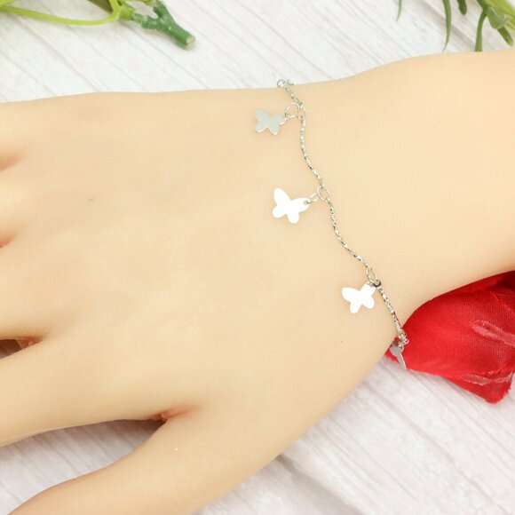 Jewelry - "Trendy Handmade Bracelet – A Thoughtful Gift for Girls & Women | UNVRC1080